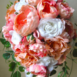 ピーチカラーのティアドロップブーケ♪ブートニア付き♪生花みたいに綺麗な造花です♪高品質なのに安い 2枚目の画像