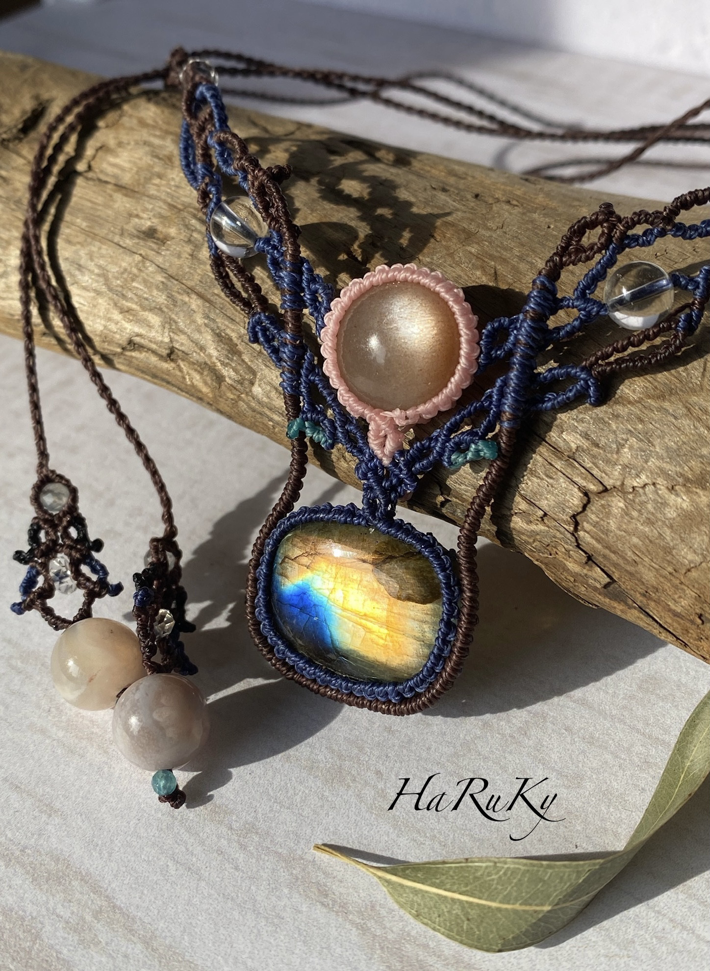 ピーチムーンストーンとラブラドライト♢ラブラドライト マクラメネックレス 12 天然石 天然色