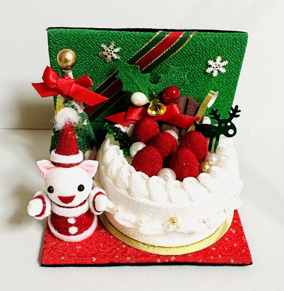 ちりめん細工「クリスマスケーキ」置物 1枚目の画像