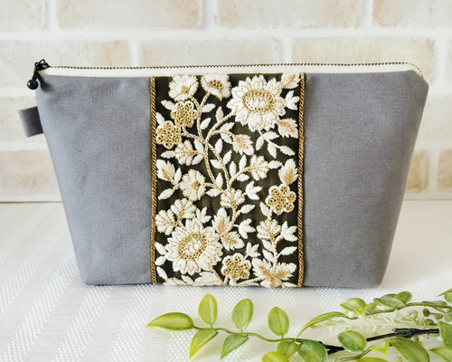 user_ffb2b6f0 おまとめ インド刺繍リボン×合皮 ポーチ インド刺繍リボン フェイクレザー ハンドメイドポーチ 合皮2