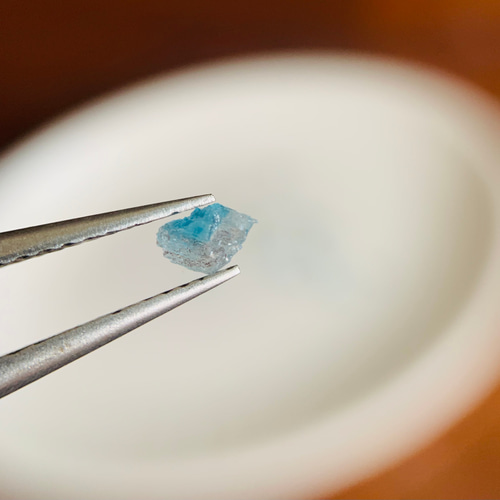 【幻の結晶】天然石 ユークレース 原石 ガラス瓶入り ユークレース：樹Rieは高波動のユークレース原石、ユークレース