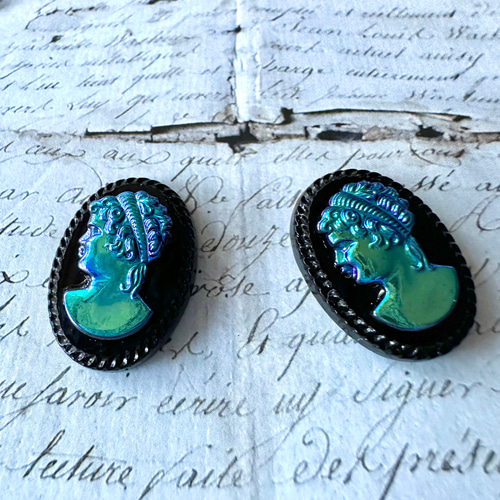 完璧すぎて可愛げがない 1個 1970s オーバル カメオ ヴィンテージガラス 25×18mm ドイツ アクセサリー