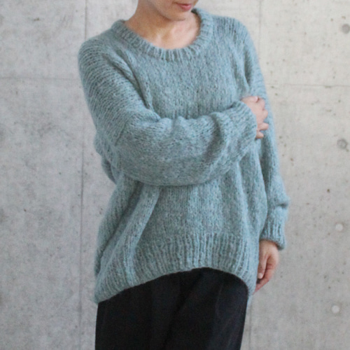 ◉限定色◉ 手編みモヘアラウンドネックセーター アイスブルー ニット