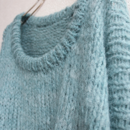 ◉限定色◉ 手編みモヘアラウンドネックセーター アイスブルー ニット
