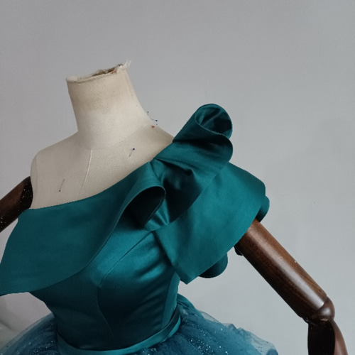 豪華！ブルー Aライン ワンショルダー カラードレス 柔らかく重ねた  