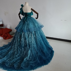 豪華！ブルー Aライン ワンショルダー カラードレス  柔らかく重ねたチュールスカート 花嫁/披露宴 10枚目の画像