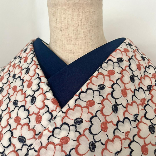 着物 単衣 刺繍 レトロ 白地に紺と橙の花 きもの コットンレース 着物 単衣 刺繍 レトロ 白地に紺と橙の花 きもの コットンレース