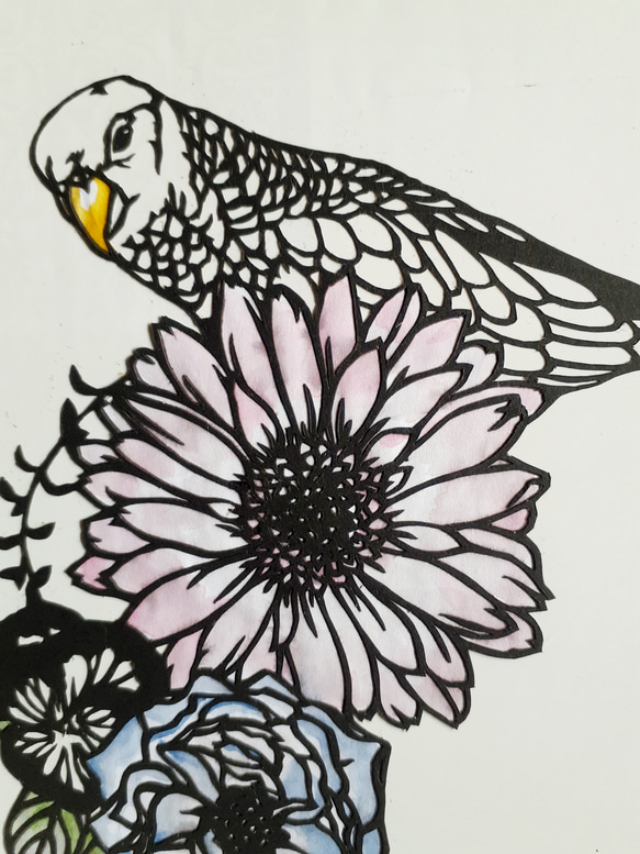 切り絵アート　インコと花 4枚目の画像