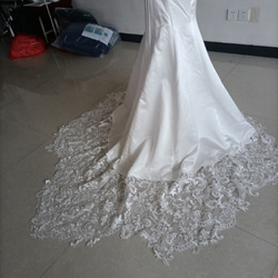 優雅なシルエット オフホワイト マーメイドラインドレス ベアトップ ノースリーブ 編み上げ 華やかなトレーン 結婚式/披 8枚目の画像