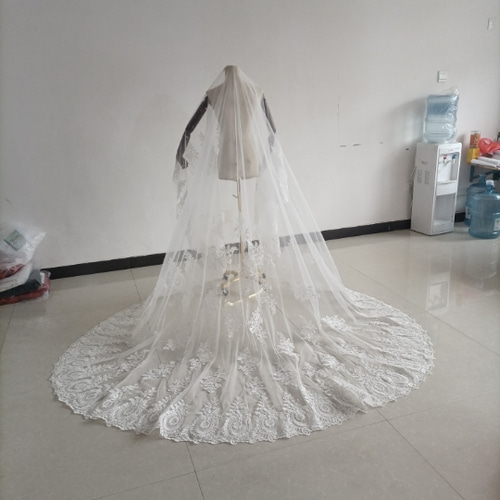 高品質！ホワイト ロングベール 高級刺繍 ソフトチュール 抜群の  