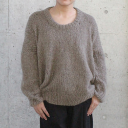 つつむ　手編みモヘア ショートセーター●グレイッシュブラウン ◉軽ふわ手編みニット◉モヘアショートセーター カーキブラウン ニット