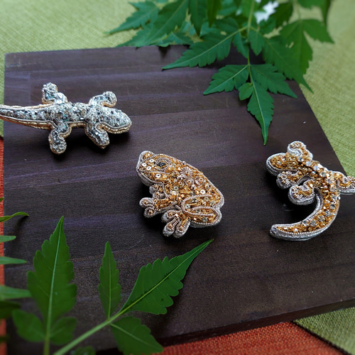 人気につき受注販売】ユニセックスに使える個性的なかわいいカエルの