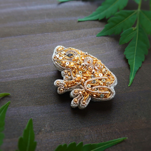 人気につき受注販売】ユニセックスに使える個性的なかわいいカエルの