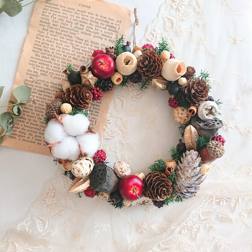 完売❤️聖夜の森の中木の実達溢れるXmasリース⭐️ハンドメイド