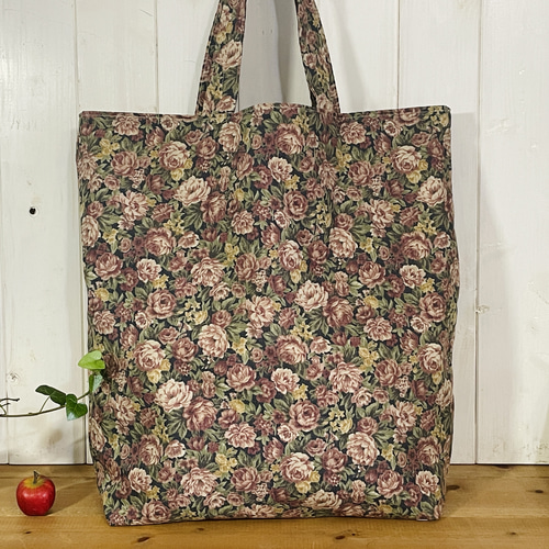 シックな花柄のトートバッグ*大きめショルダートート*☆シンプルトートバッグ*ポケット付き*エコバッグ♬ トートバッグ 小さな花と可愛い毎日  通販｜Creema(クリーマ) 16608929