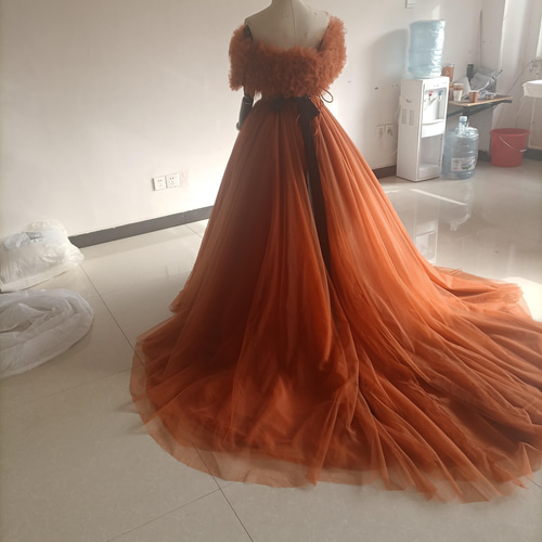 高品質！テラコッタ色 パーティードレス トレーン ボリューミー  