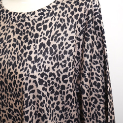 Leopard Pattern Big T-shirts (beige) 長袖Ｔシャツ ベージュ 薄茶 カジュアル 7枚目の画像