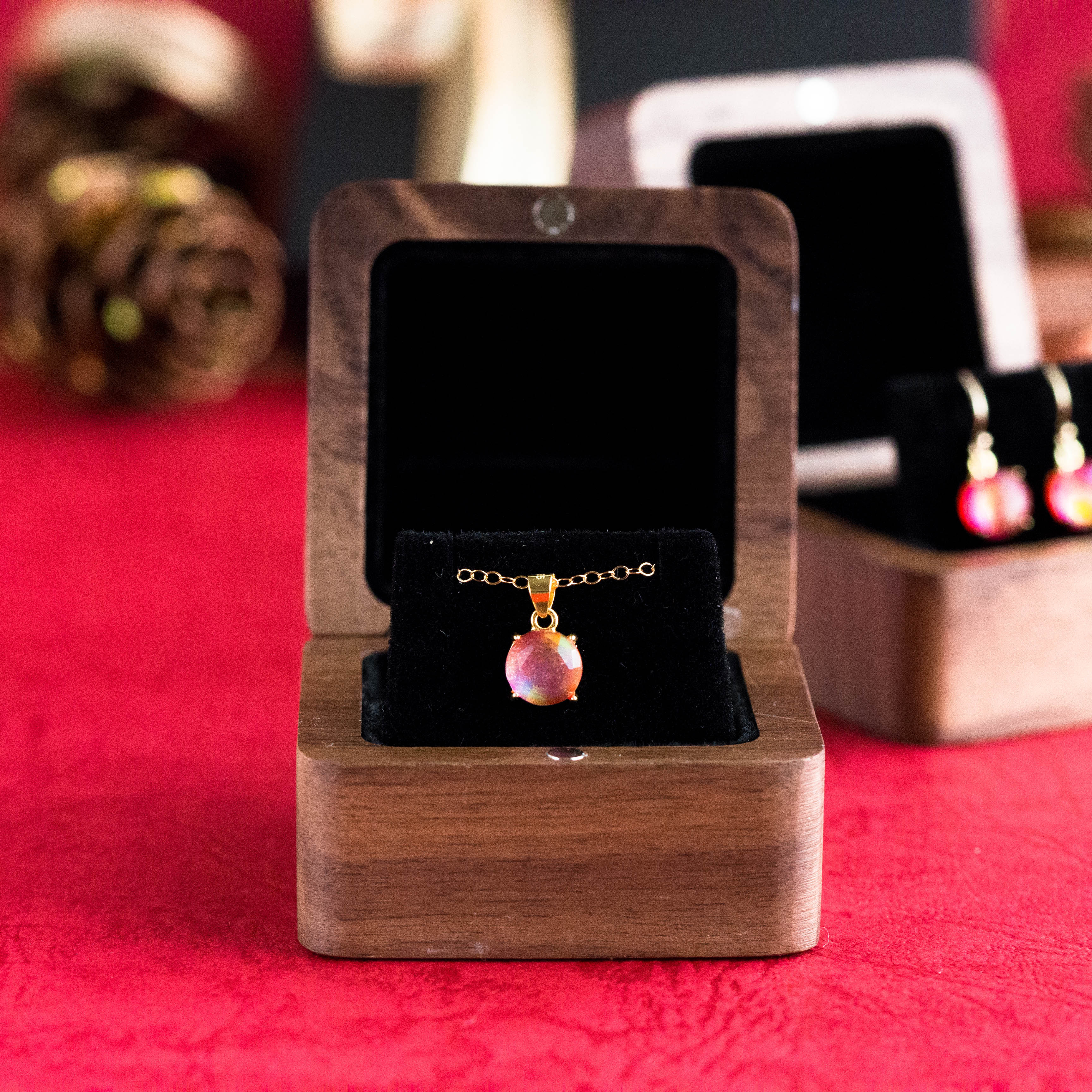早割♡宝石質オパール《アンドロメダ》10月誕生石★木製ジュエリーボックス入りペンダント☆幸せチューニング付♡幸運の石