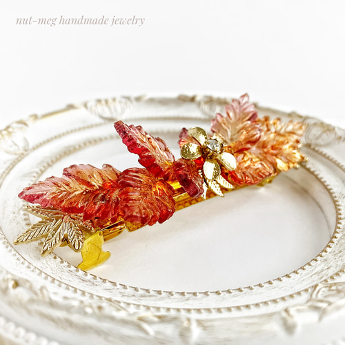 紅茶飴の森」ブローチ(秋/落ち葉/枯れ葉/リーフ/ボタニカル/レジン
