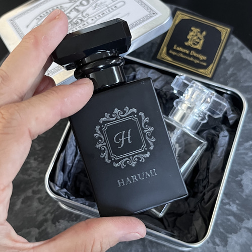 新デザイン【名入れ】イニシャル＆ネーム入り。香水ボトル・ペアセット