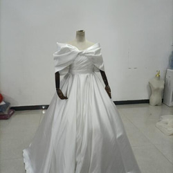 優雅的！米白色洋裝 A 字形裸上衣可拆卸袖子婚禮/招待會 第4張的照片
