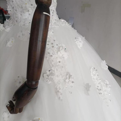 豪華！ ウエディングドレス オフショルダー ソフトチュール ロングトレーン プリンセスライン 編み上げ 花嫁 10枚目の画像