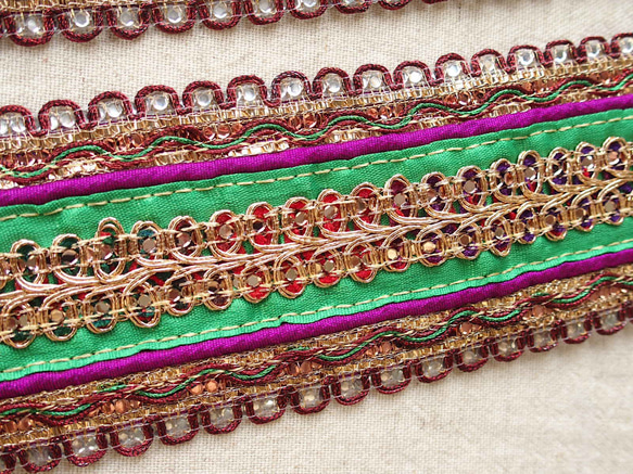 1mより スパンコールチロリアンテープ 緑紫☆手芸 エスニック ハンドメイド 民族衣装 インド サリー 4枚目の画像