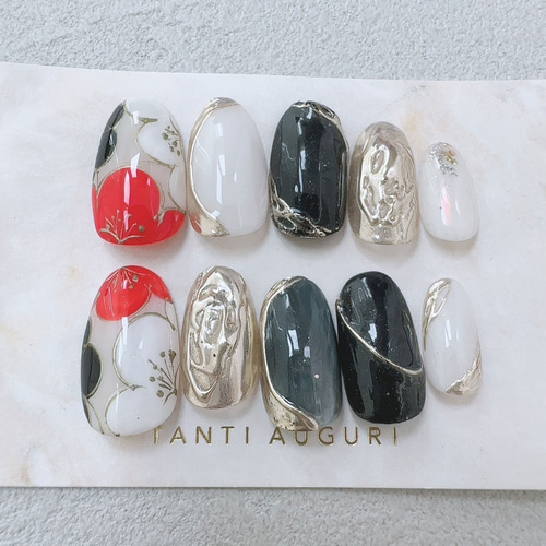 振り袖 成人式 前撮り ネイルチップ 和柄 和風 梅 花 黒 白 赤 金  