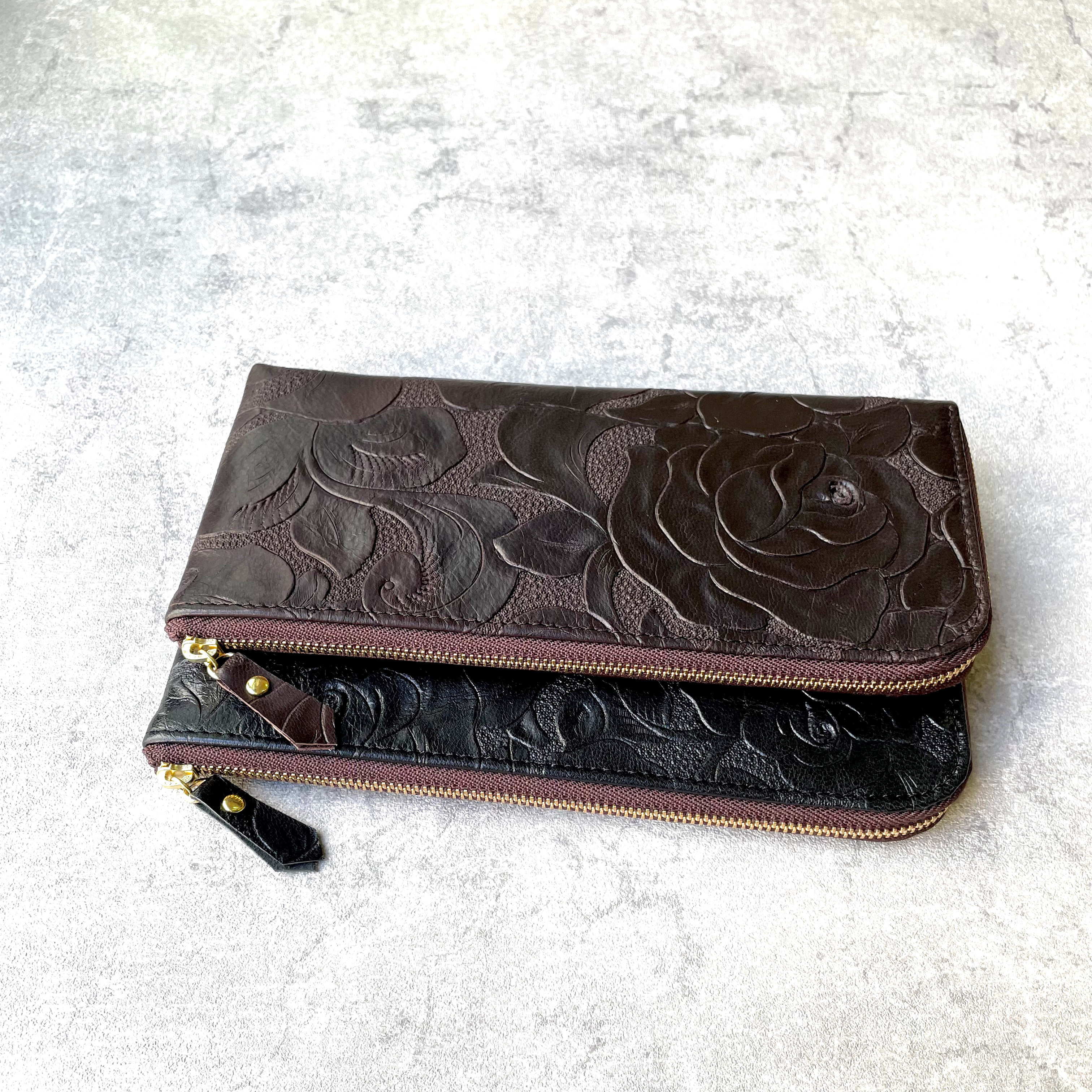 バラの型押し本革 長財布　ブラウン・ブラック