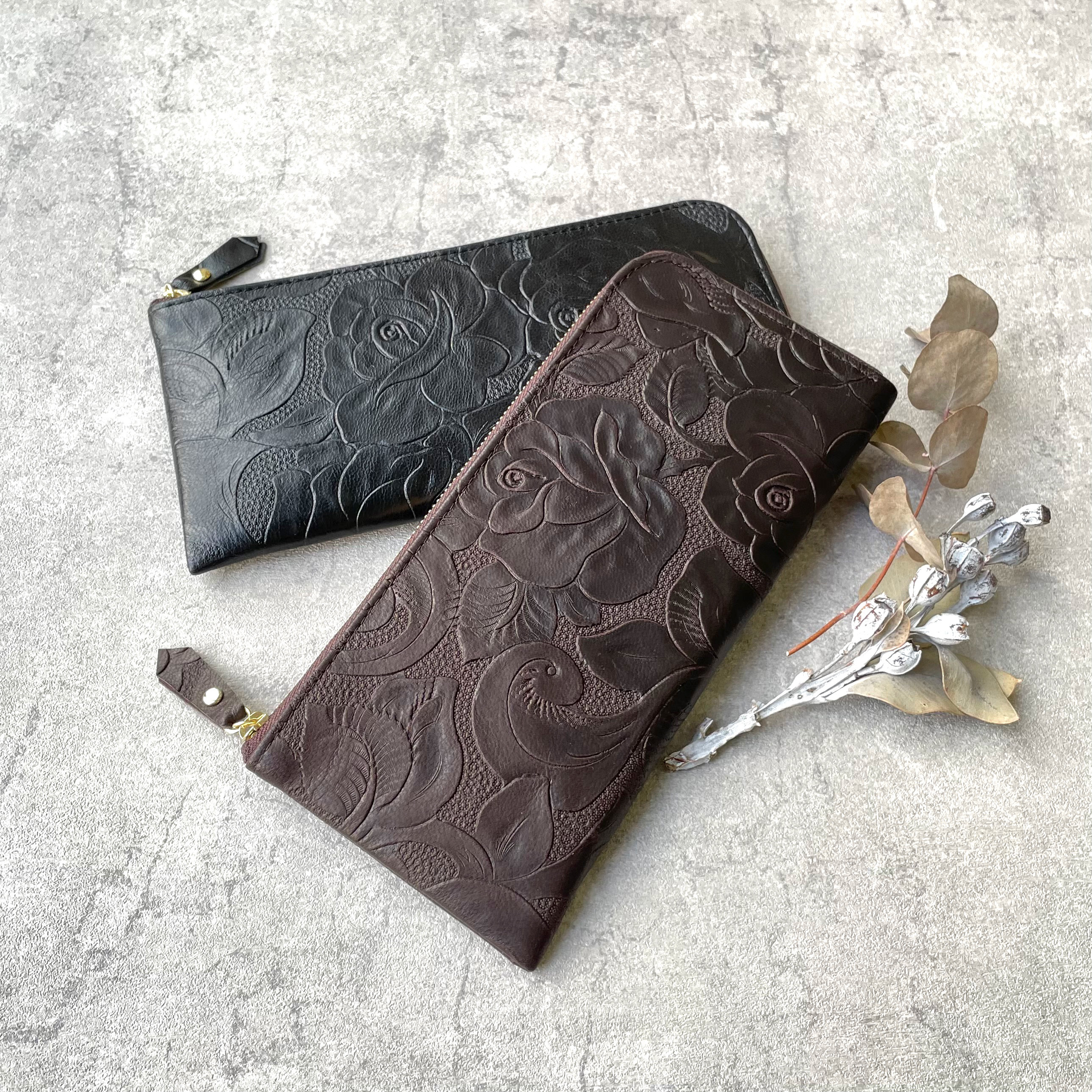 バラの型押し本革 長財布　ブラウン・ブラック
