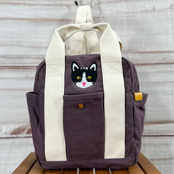 【送料無料】白黒猫の刺繍 たっぷりポケット付き Zip式 キャンバスミニリュック 4枚目の画像