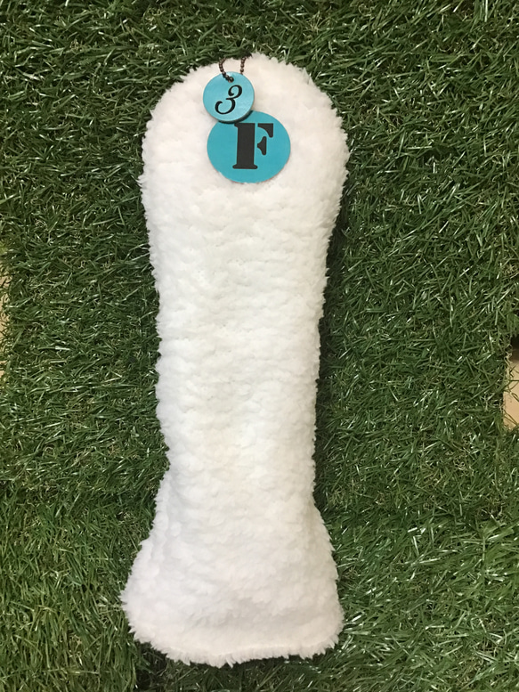 ゴルフ ヘッドカバーに付けるナンバーチャーム　ヌメ革　空色　１文字　レーザー加工 4枚目の画像