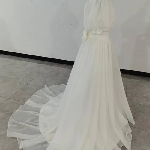 フランス風 ウエディングドレス オフホワイト パフスリーブ 編み上げ  