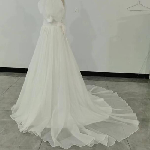 フランス風 ウエディングドレス オフホワイト パフスリーブ 編み上げ  