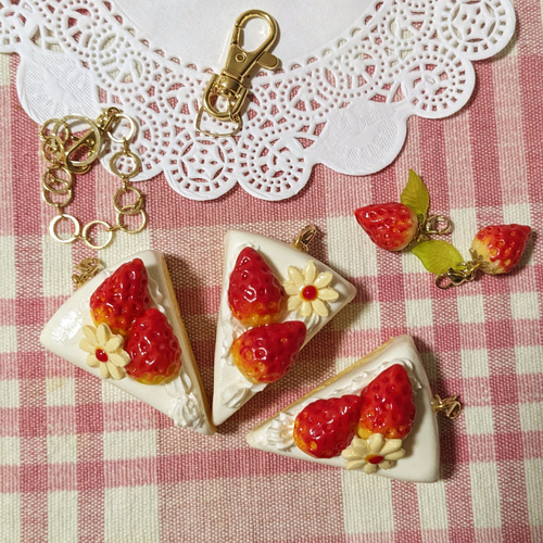 大人可愛い苺のショートケーキ バッグチャーム キーホルダー