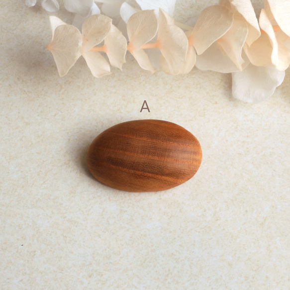 楕円のブローチ【ラッピング付】 oval  wooden brooch 3枚目の画像
