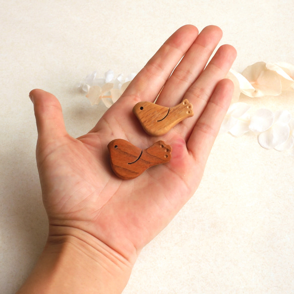 【【割引】鳥のブローチ　（木・動物・アクセサリー） bird wooden brooch / animal 4枚目の画像