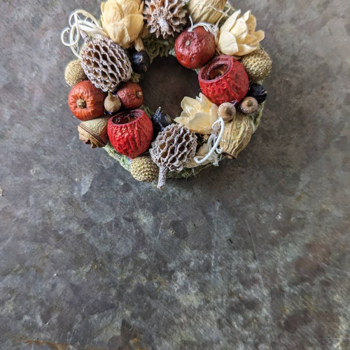 冬支度ハンドメイド2023」モスと木の実のブローチ＊* リースφ5cm #1