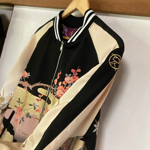 着物リメイクスカジャン リバーシブル 留袖リメイク 和服 金箔 梅松