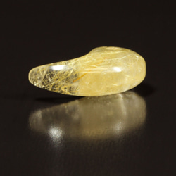 【透明感最強】一点物 ゴールドルチルクォーツ 勾玉 Ｍｒ１１９ 水晶のお守り天然石 力が宿ります 合格祈願 人気 ギフト 9枚目の画像