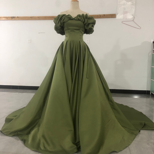 豪華！ グリーン カラードレス Aライン オフショルダー 編み上げ 花嫁  