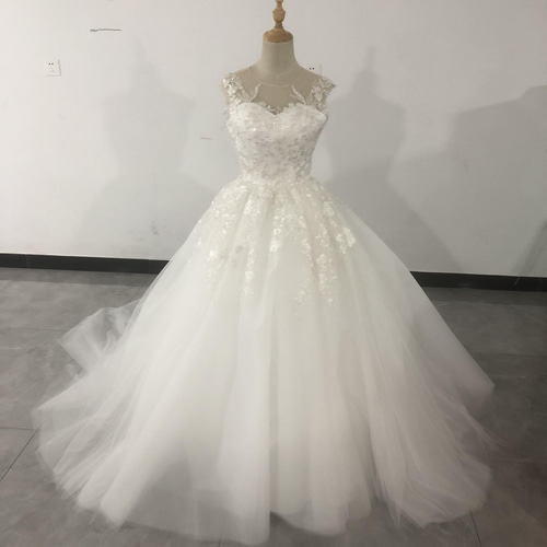 華やか オフホワイト Aライン ドレス ノースリーブ 繊細レース 結婚式  