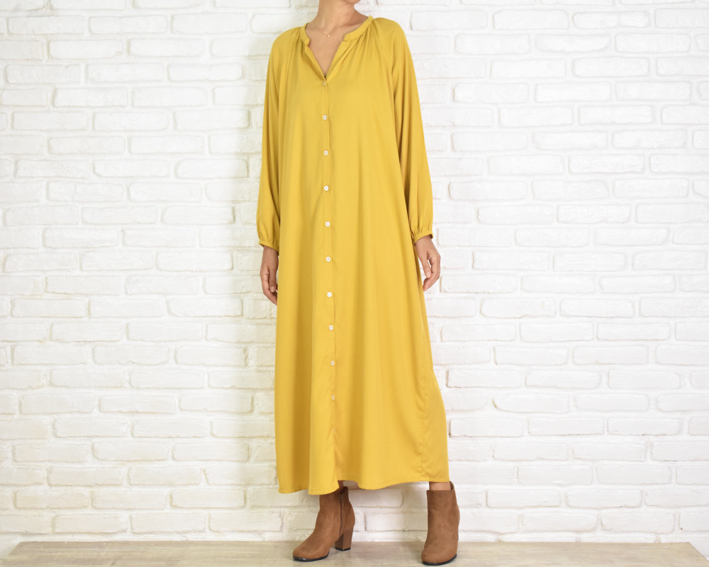 シンプルなスキッパー長袖ワンピース　＜マスタードイエロー＞