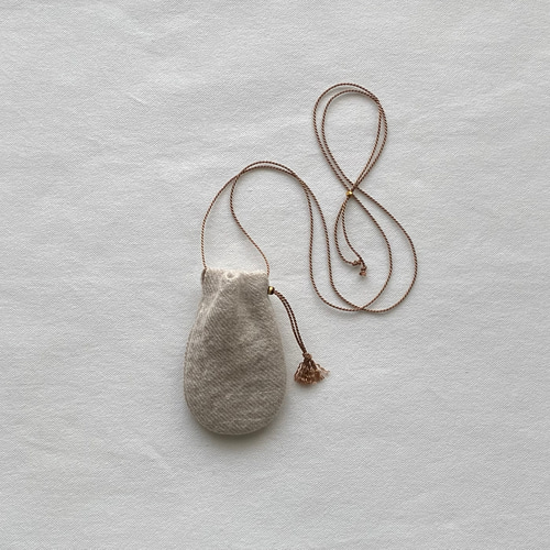 ミニ巾着 巾着 お守り袋 ペンダント plain / flax / cord color：beige