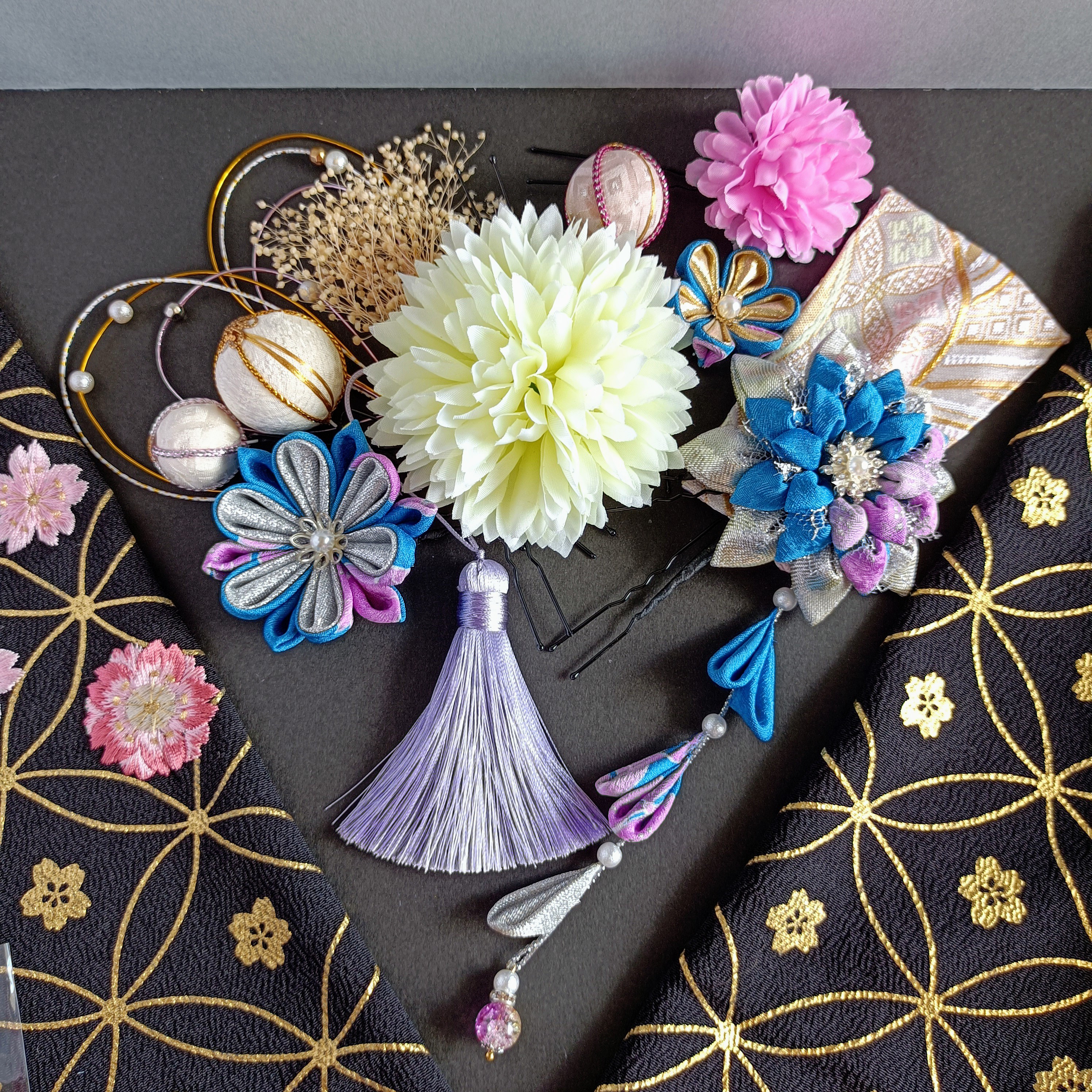 華やかな≪青レースダリア≫つまみ細工髪飾り ヘア飾り ヘアアクセサリー 和婚 成人式 結婚式 卒業式 七五三 和装 着物