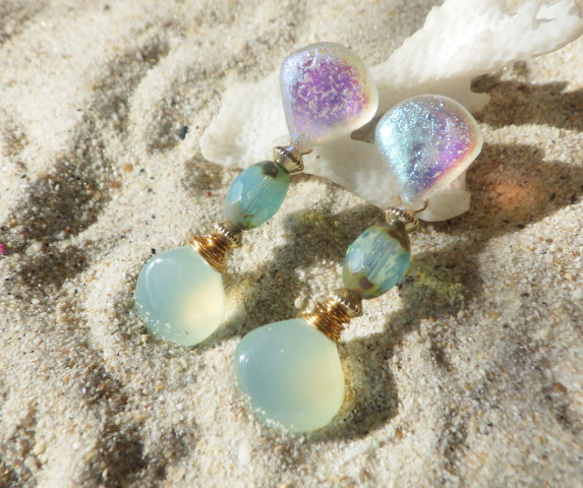 Sea Goddess Chalcedony Earrings 　 海の女神のカルセドニーピアス☆　シリコンポストピアス 9枚目の画像