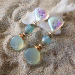 Sea Goddess Chalcedony Earrings 　 海の女神のカルセドニーピアス☆　シリコンポストピアス 6枚目の画像