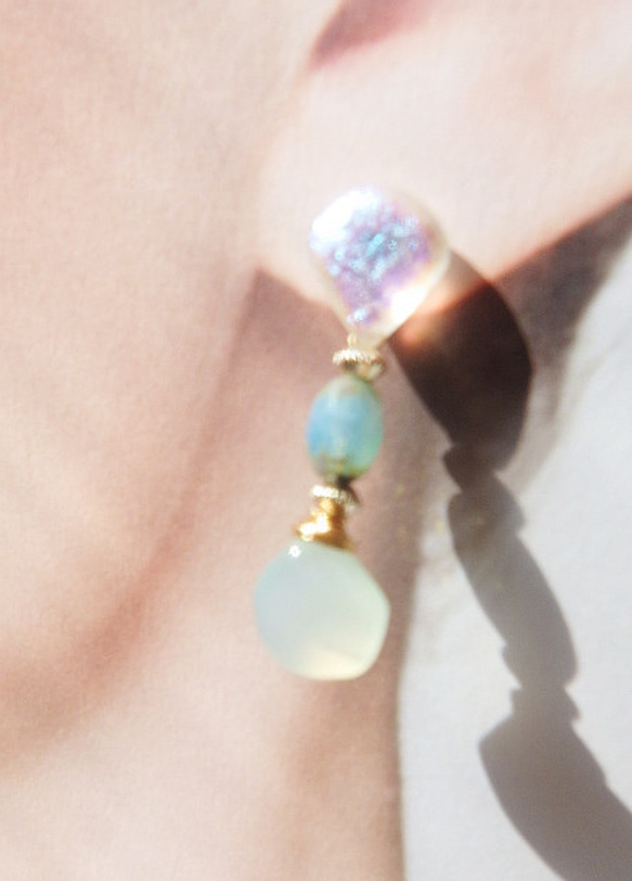 Sea Goddess Chalcedony Earrings 　 海の女神のカルセドニーピアス☆　シリコンポストピアス 8枚目の画像