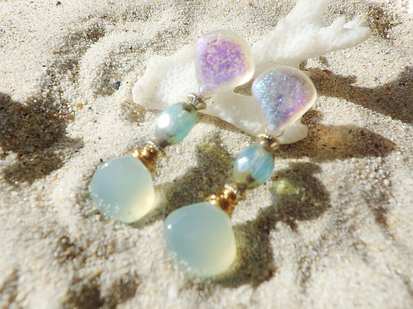 Sea Goddess Chalcedony Earrings 　 海の女神のカルセドニーピアス☆　シリコンポストピアス 13枚目の画像