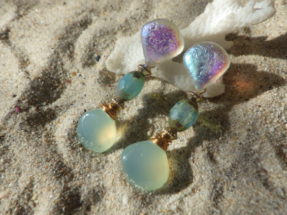 Sea Goddess Chalcedony Earrings 　 海の女神のカルセドニーピアス☆　シリコンポストピアス 7枚目の画像